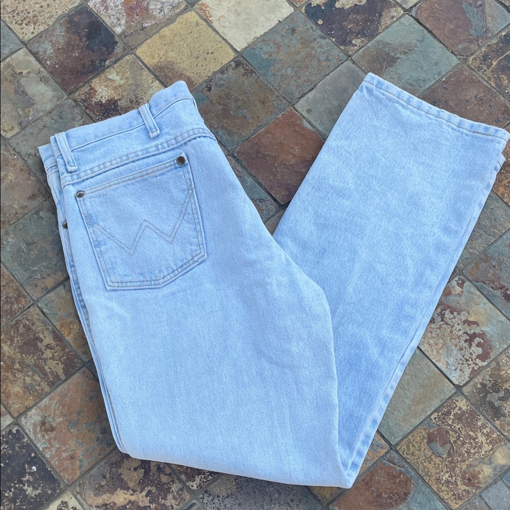 Wrangler Light Blue High-Rise Straight Leg Jeans